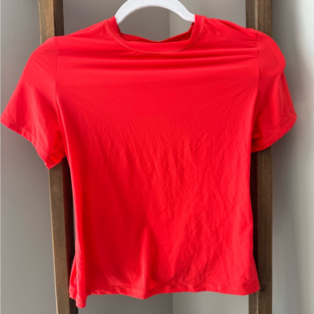 Skims Fits Everybody Tee in Poppy